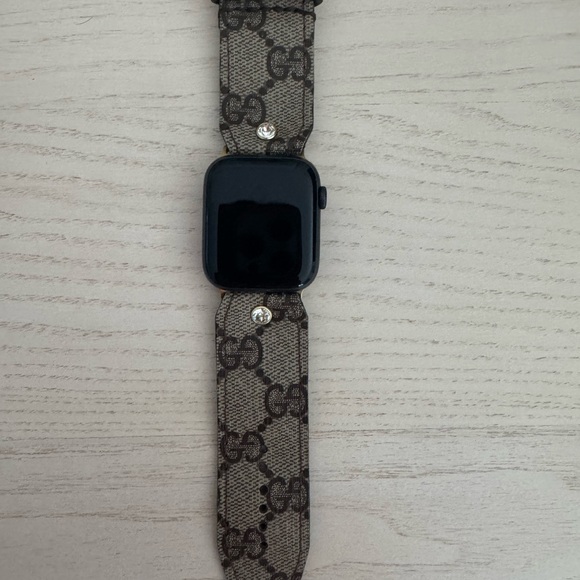 Gucci Brown and Tan GG Apple Watch Strap - Picture 1 of 5